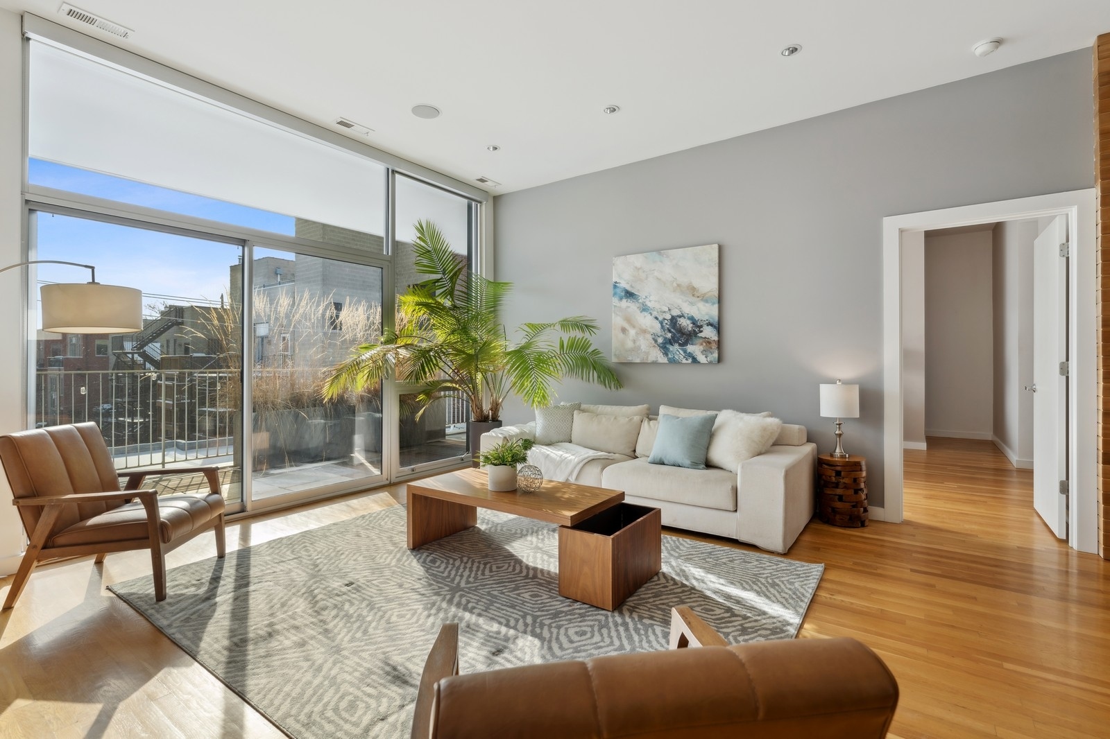 1711 W DIVISION Street Unit: 304