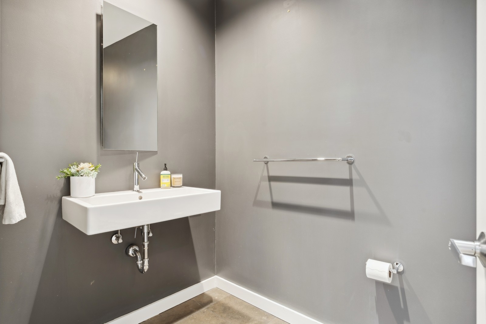 1711 W DIVISION Street Unit: 304