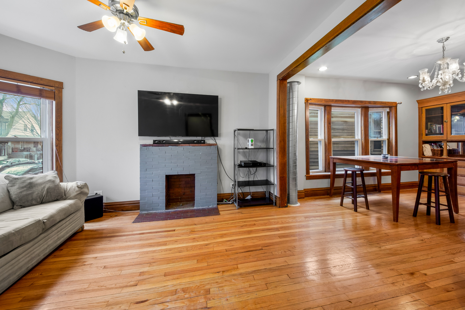 1648 N SAINT LOUIS Avenue Unit: 1