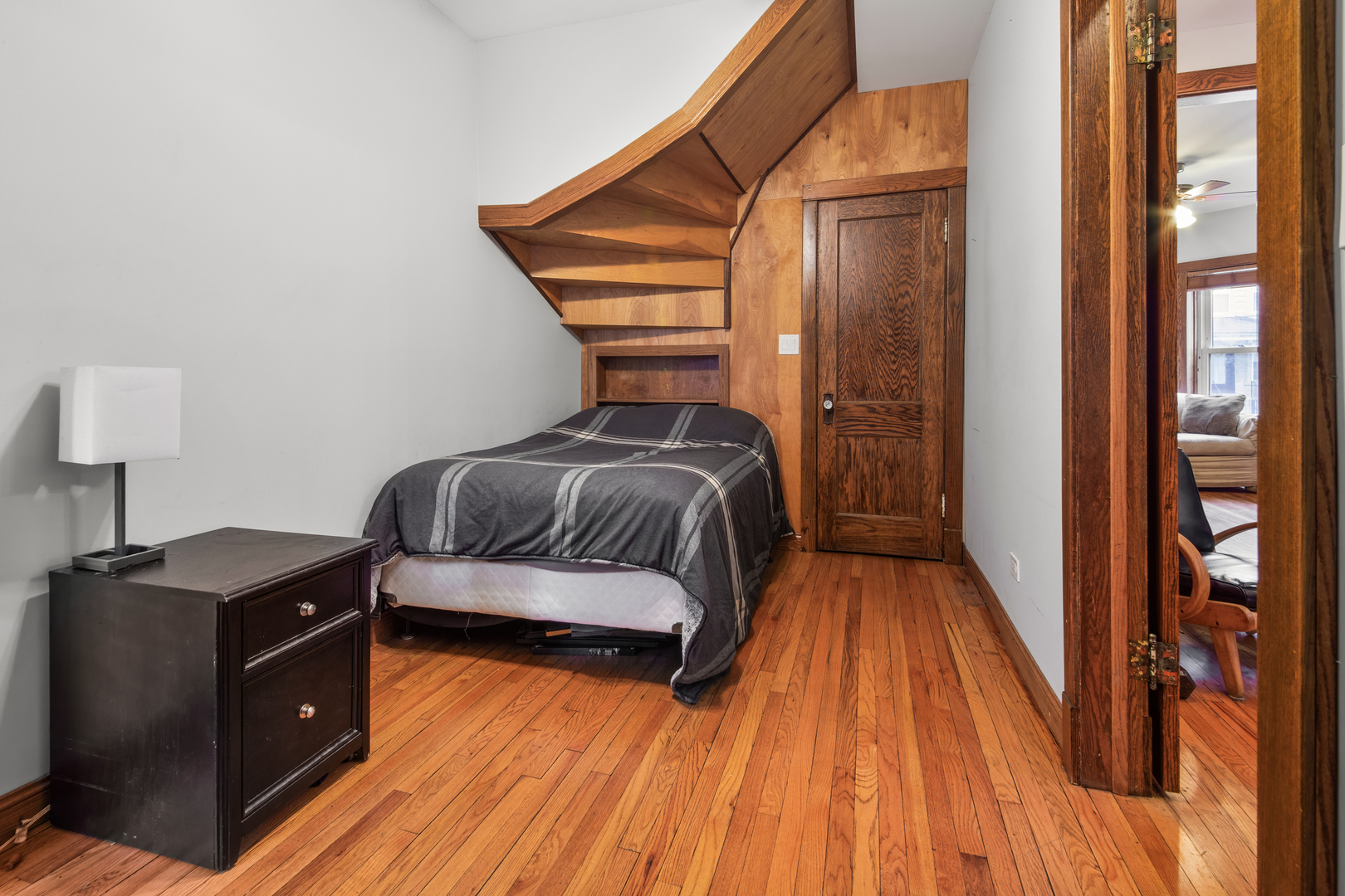 1648 N SAINT LOUIS Avenue Unit: 1