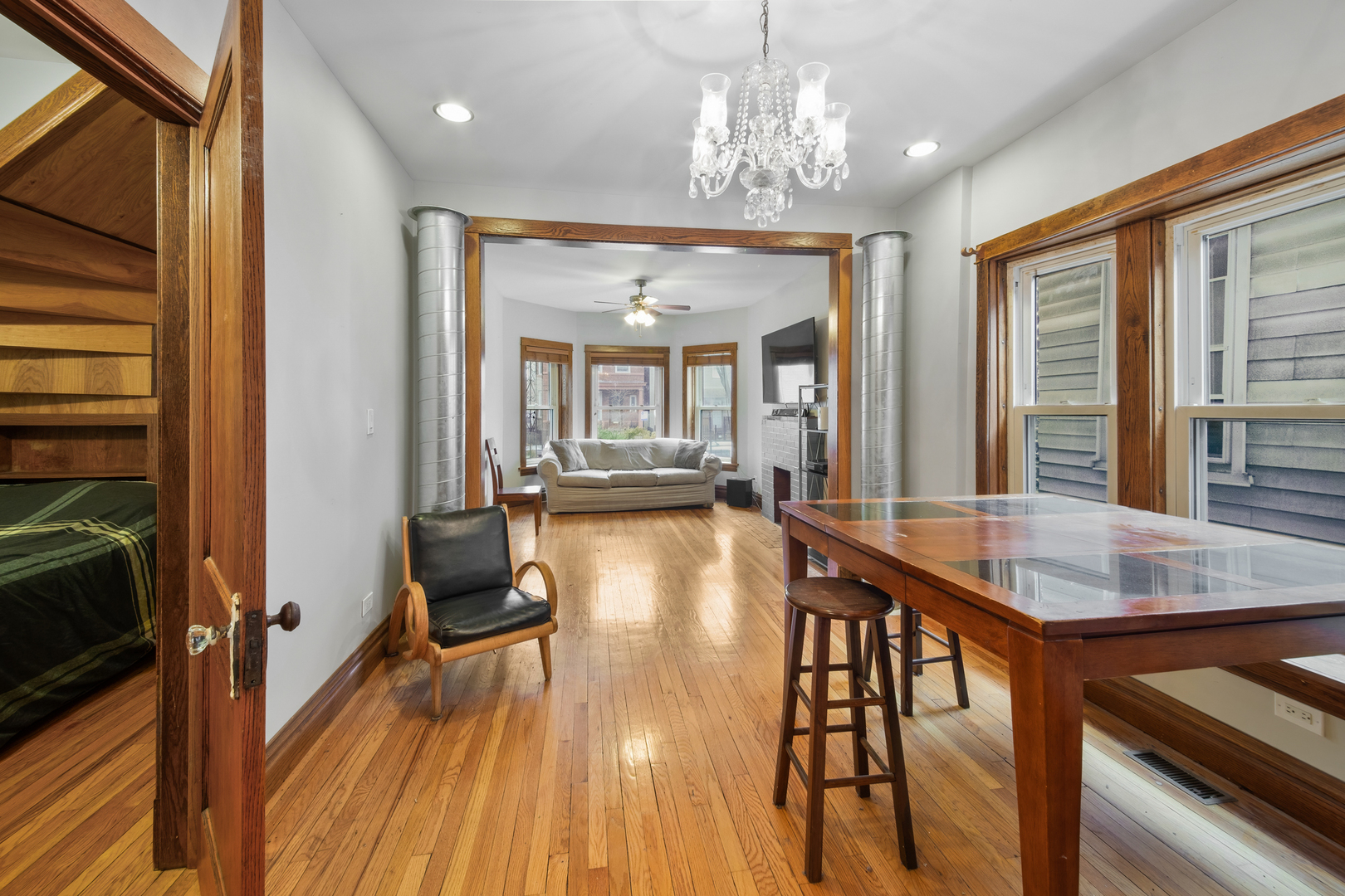 1648 N SAINT LOUIS Avenue Unit: 1