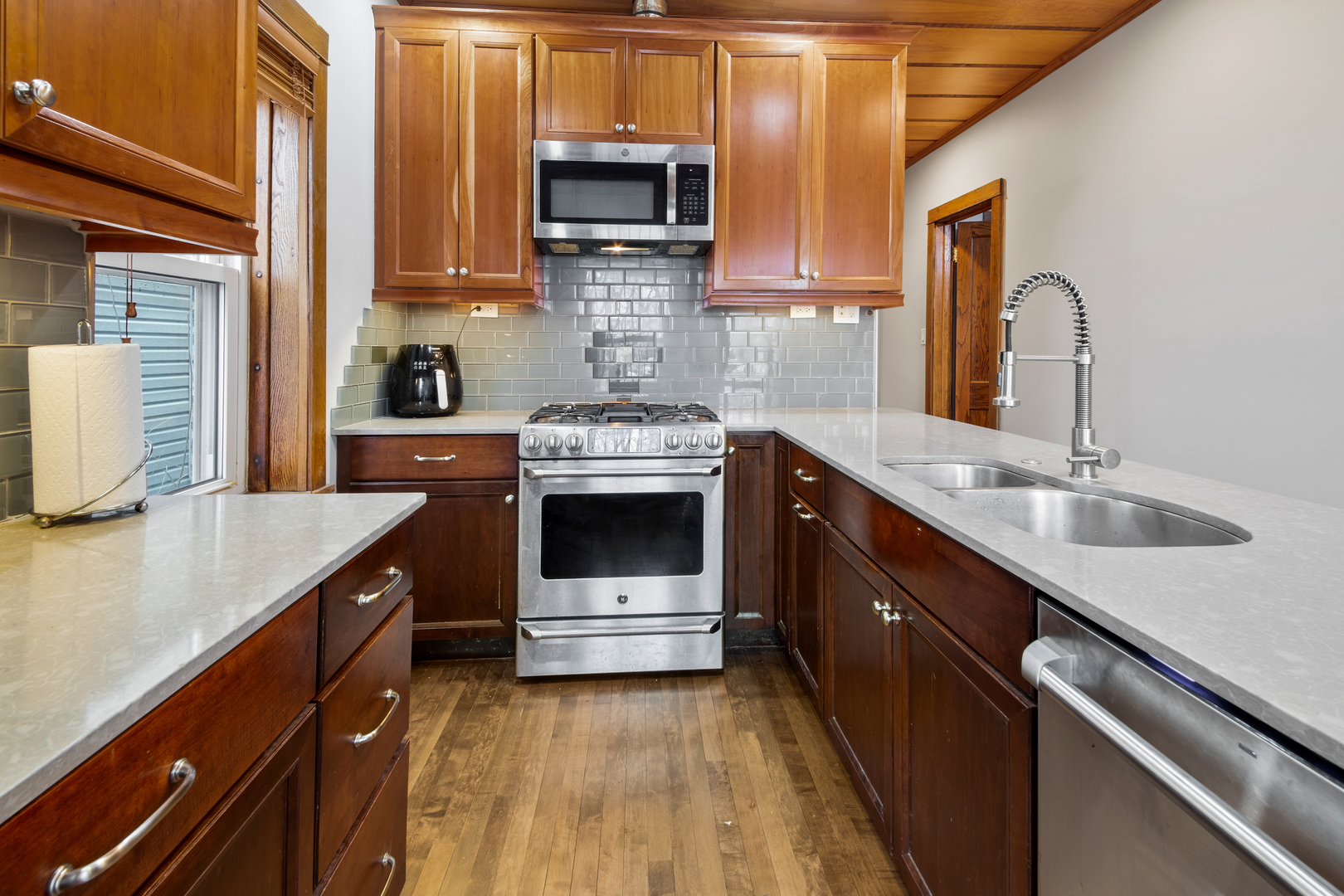 1648 N SAINT LOUIS Avenue Unit: 1