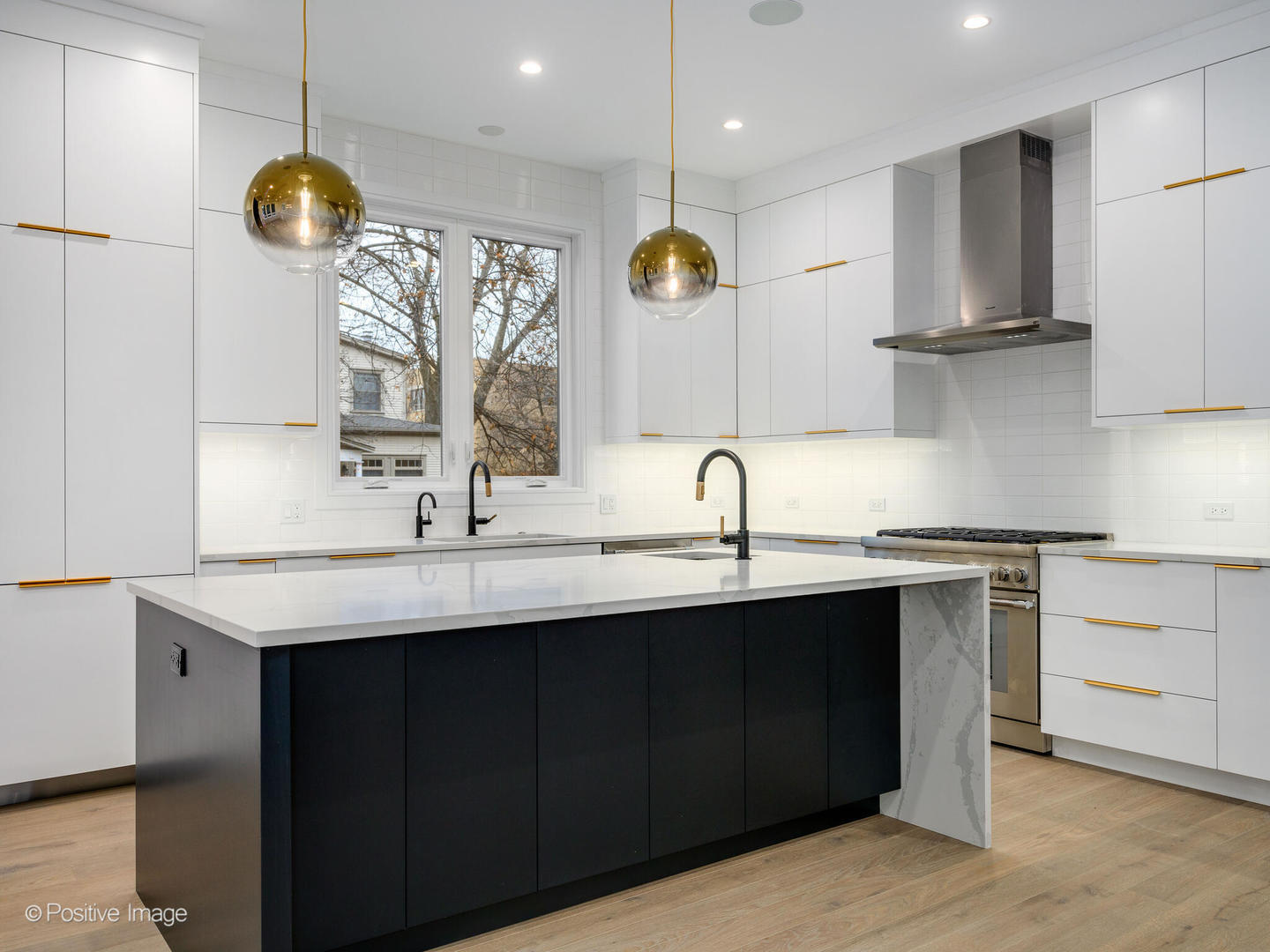 2518 W Palmer Street