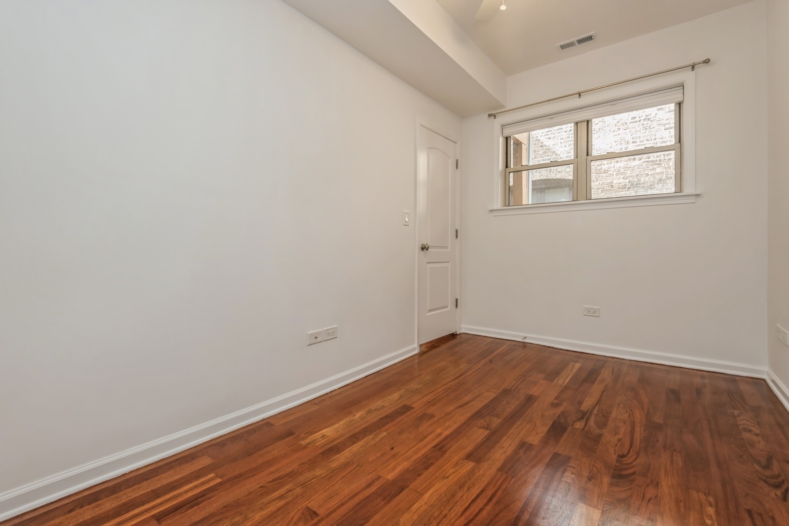 1366 W GREENLEAF Avenue Unit: 2N