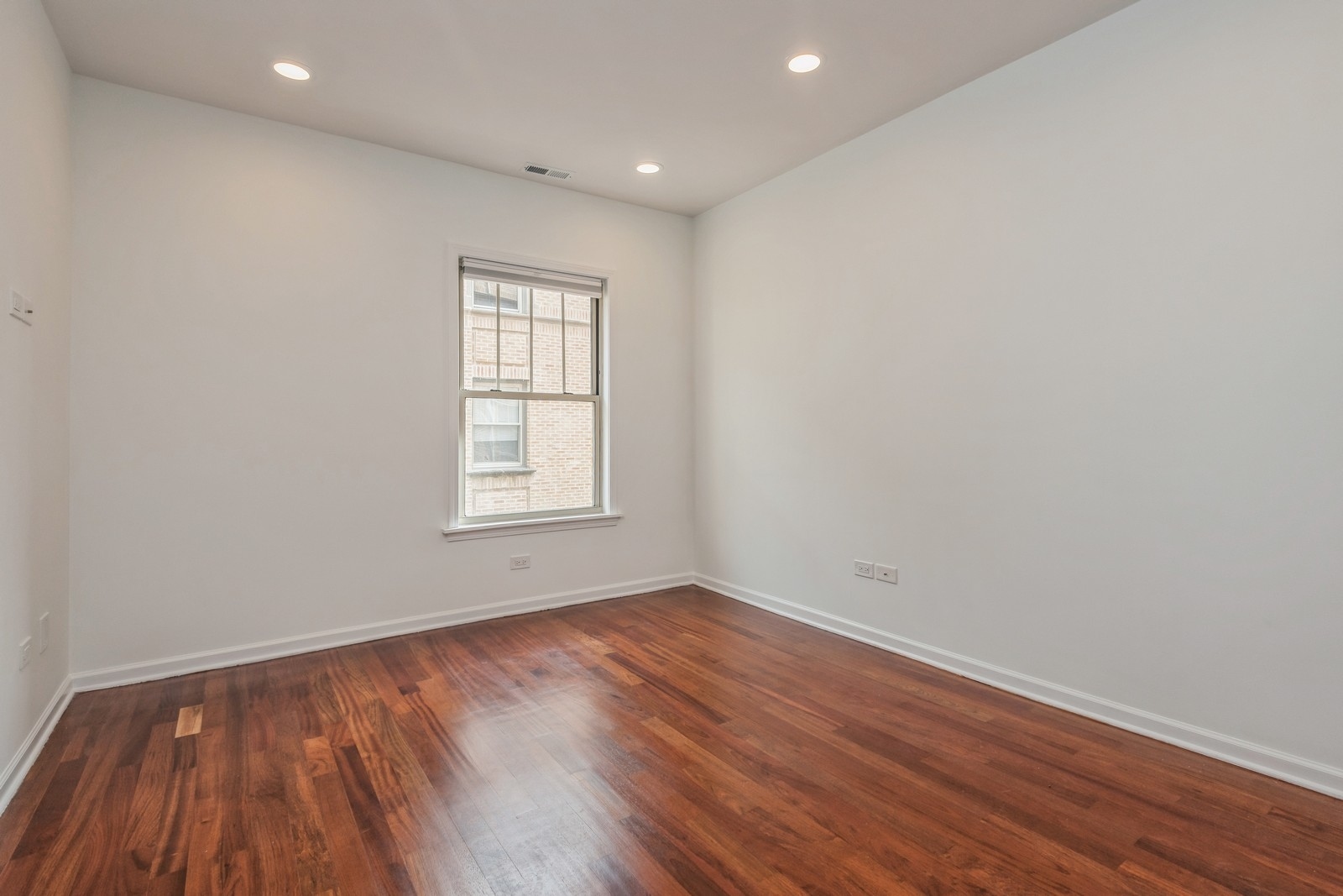 1366 W GREENLEAF Avenue Unit: 2N