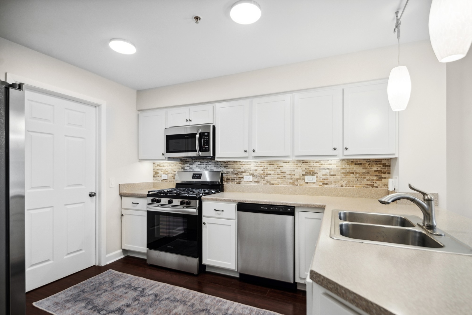 1014 E Wilson Avenue Unit: 1014
