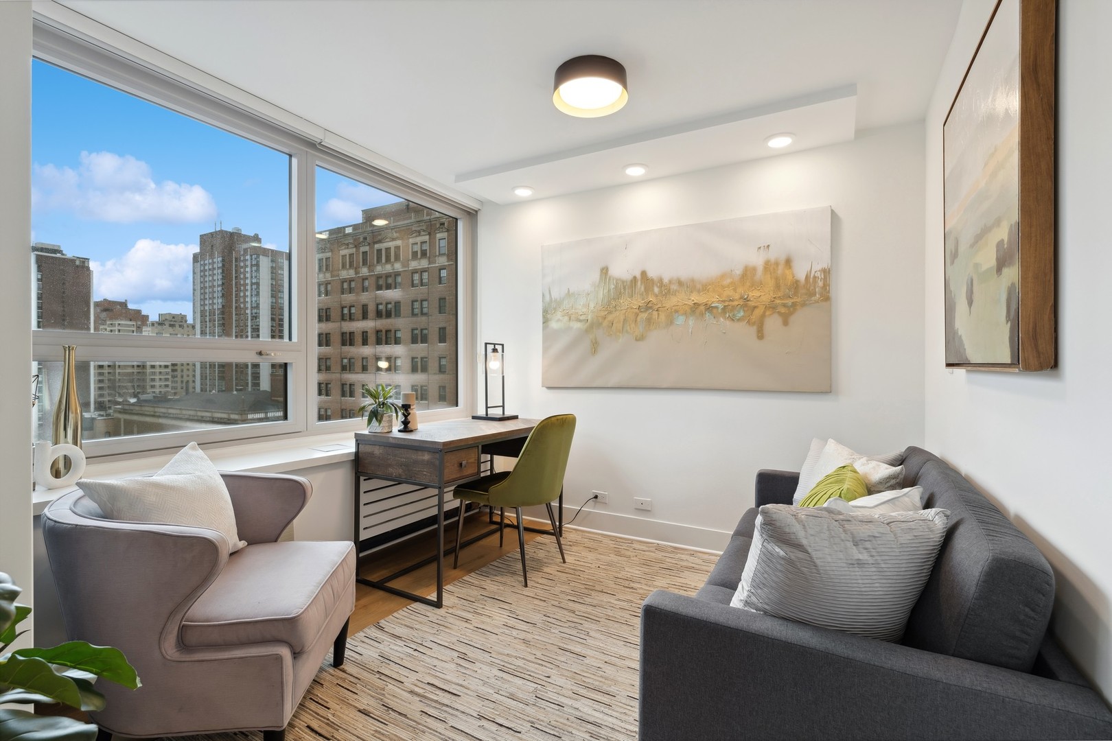 88 W Schiller Street Unit: 1001L
