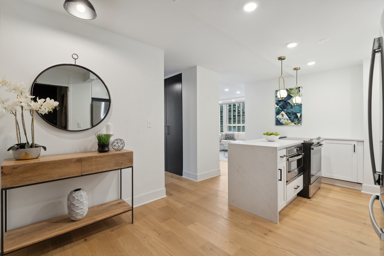88 W Schiller Street Unit: 1001L