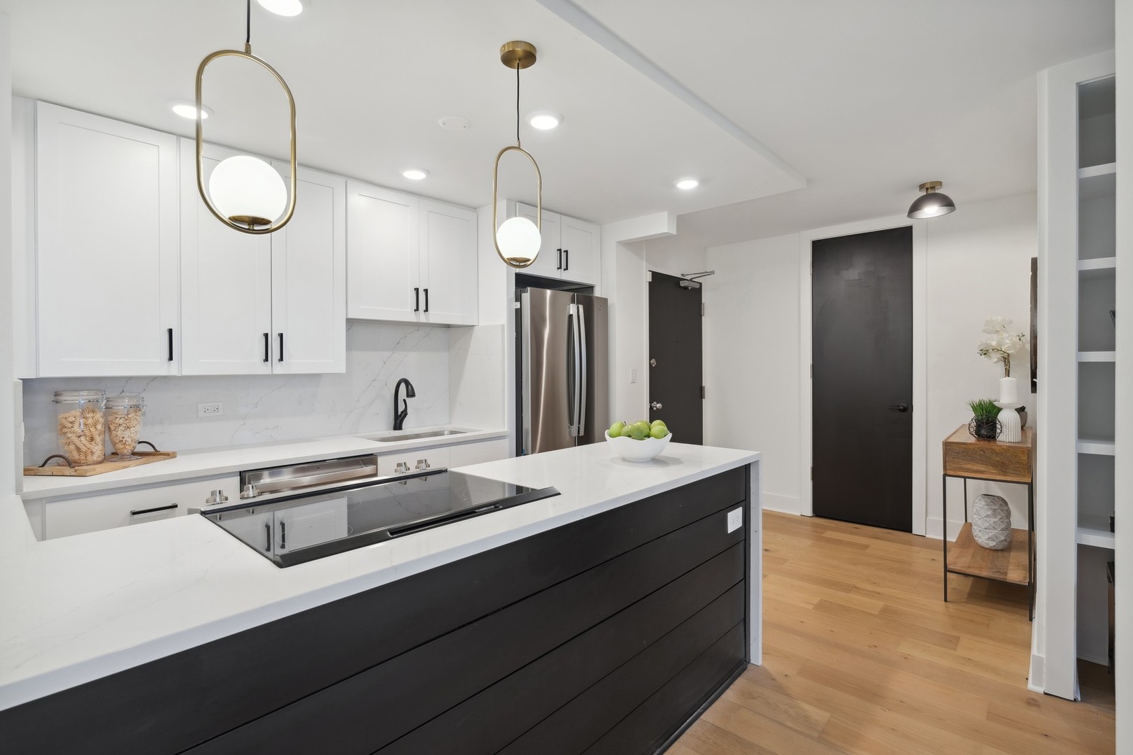 88 W Schiller Street Unit: 1001L