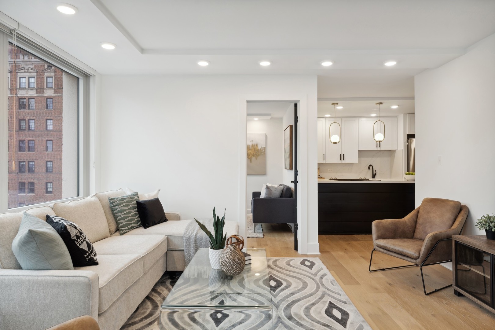 88 W Schiller Street Unit: 1001L