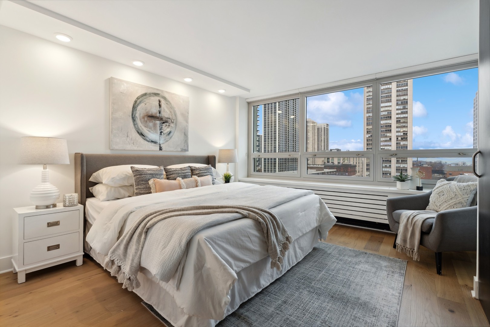88 W Schiller Street Unit: 1001L