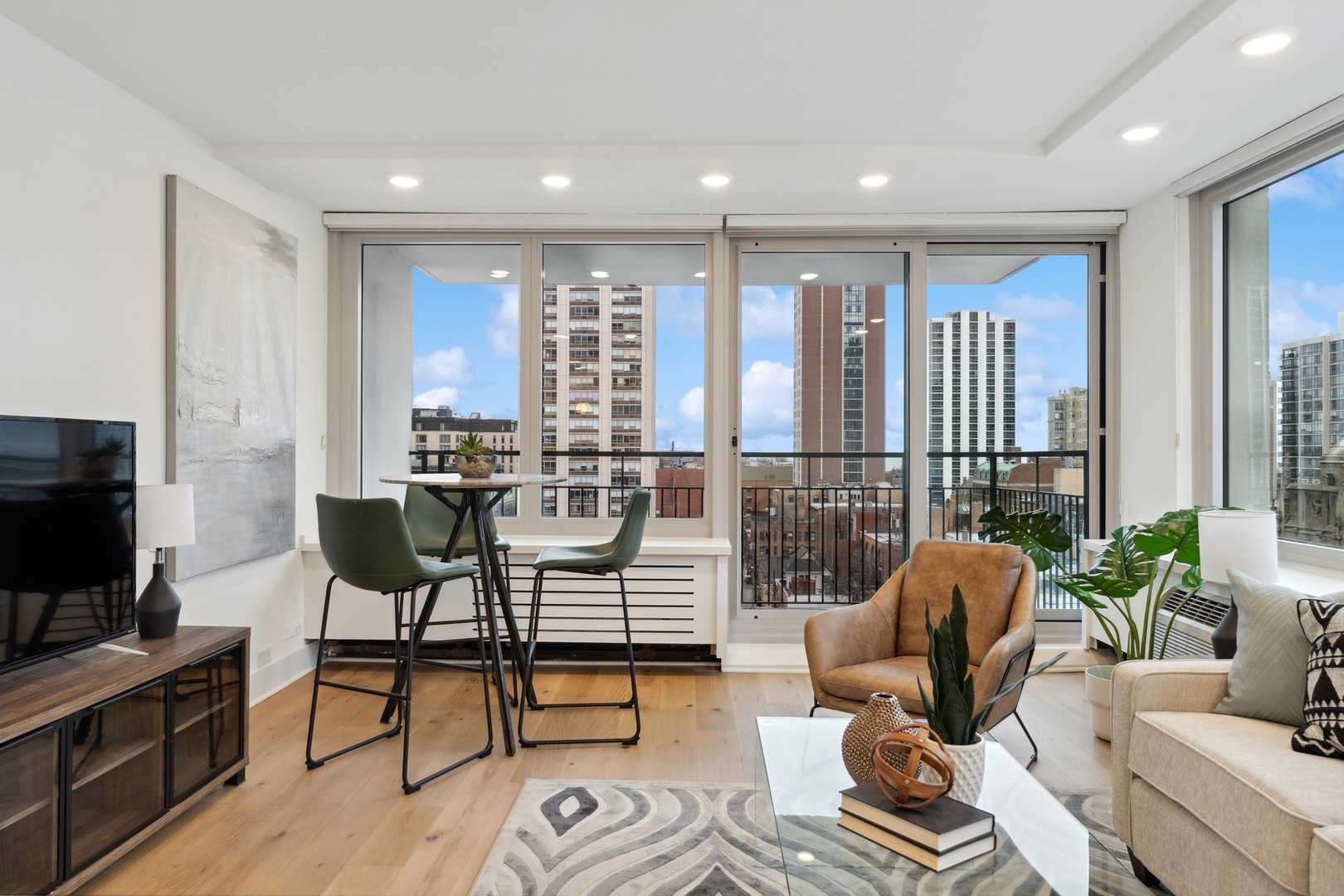 88 W Schiller Street Unit: 1001L
