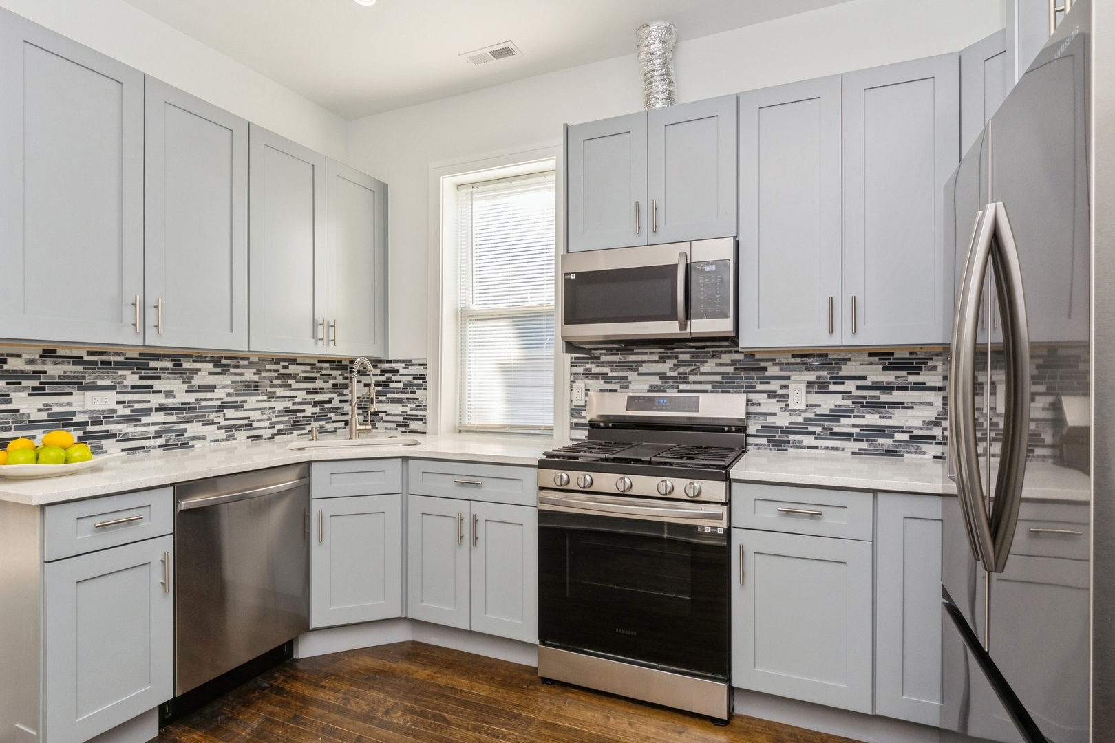 3904 N Whipple Avenue Unit: 1