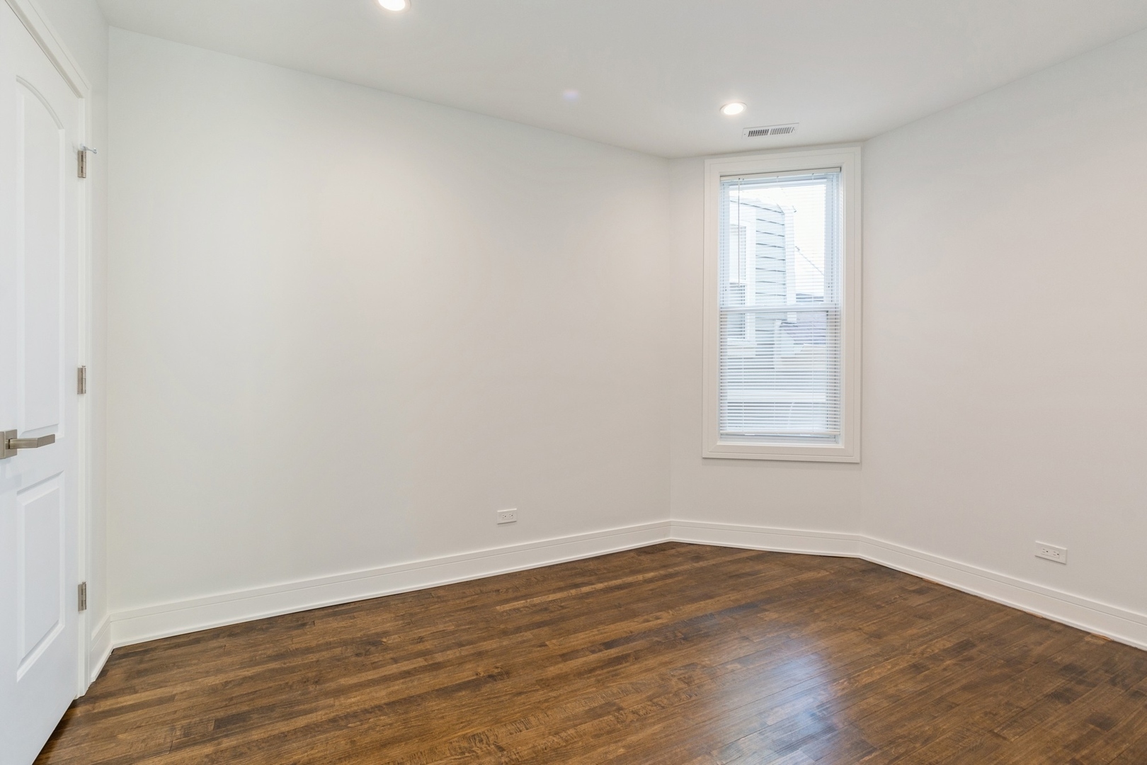 3904 N Whipple Avenue Unit: 1