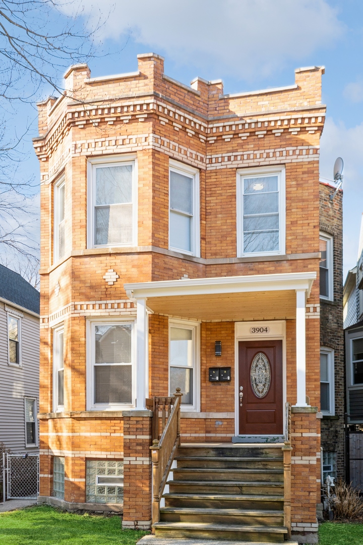 3904 N Whipple Avenue Unit: 1