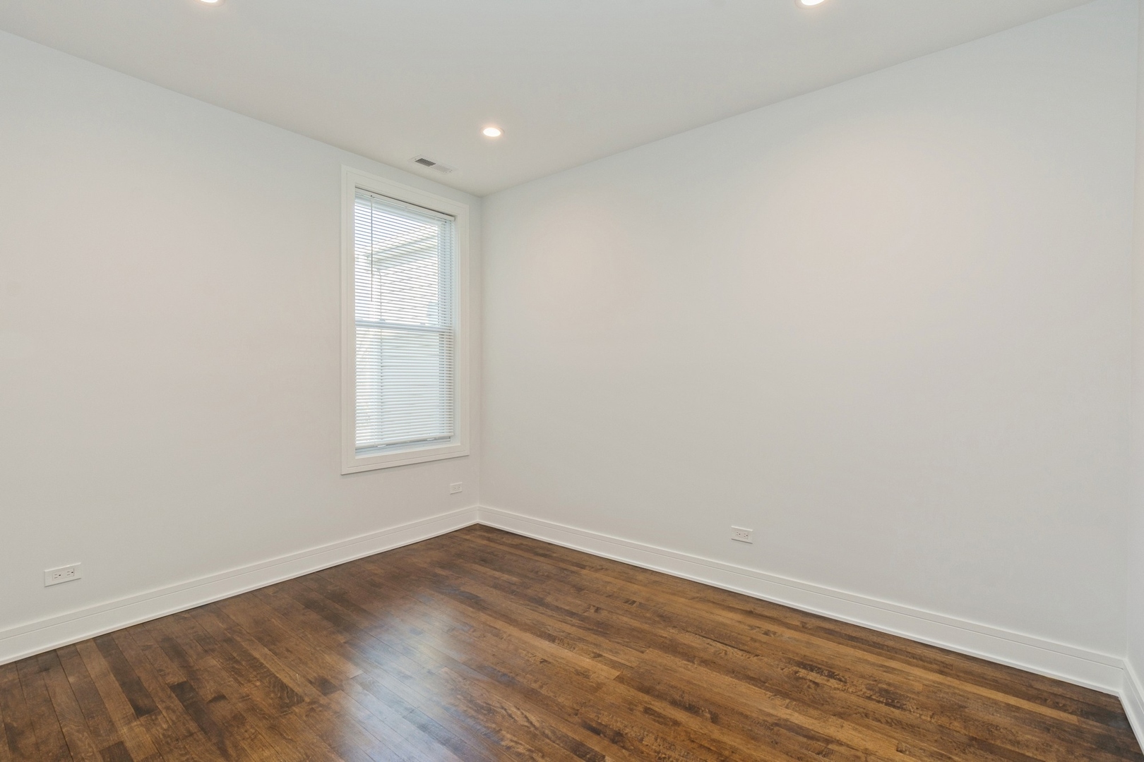 3904 N Whipple Avenue Unit: 1