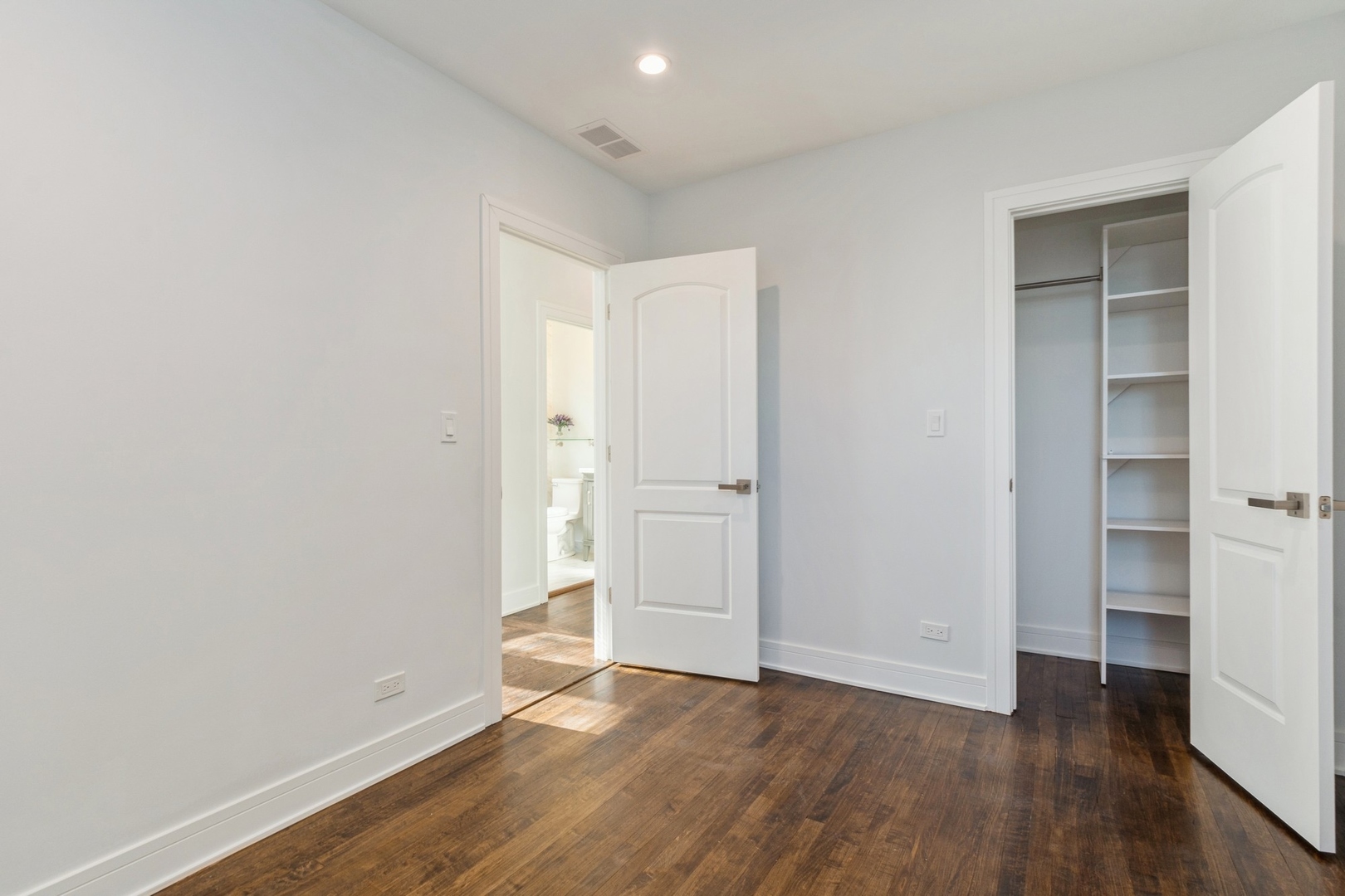 3904 N Whipple Avenue Unit: 1