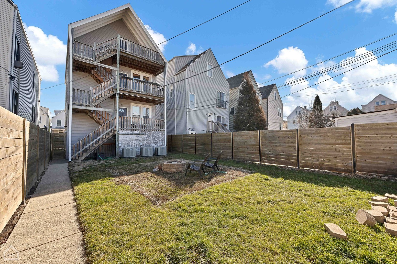 2824 N Avers Avenue Unit: 2