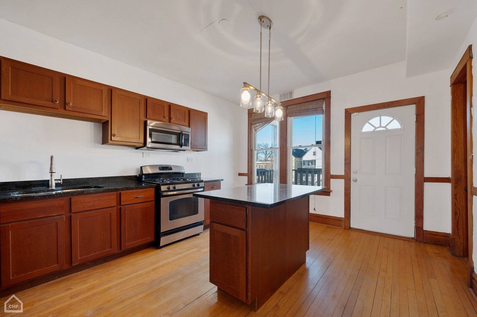 2824 N Avers Avenue Unit: 2