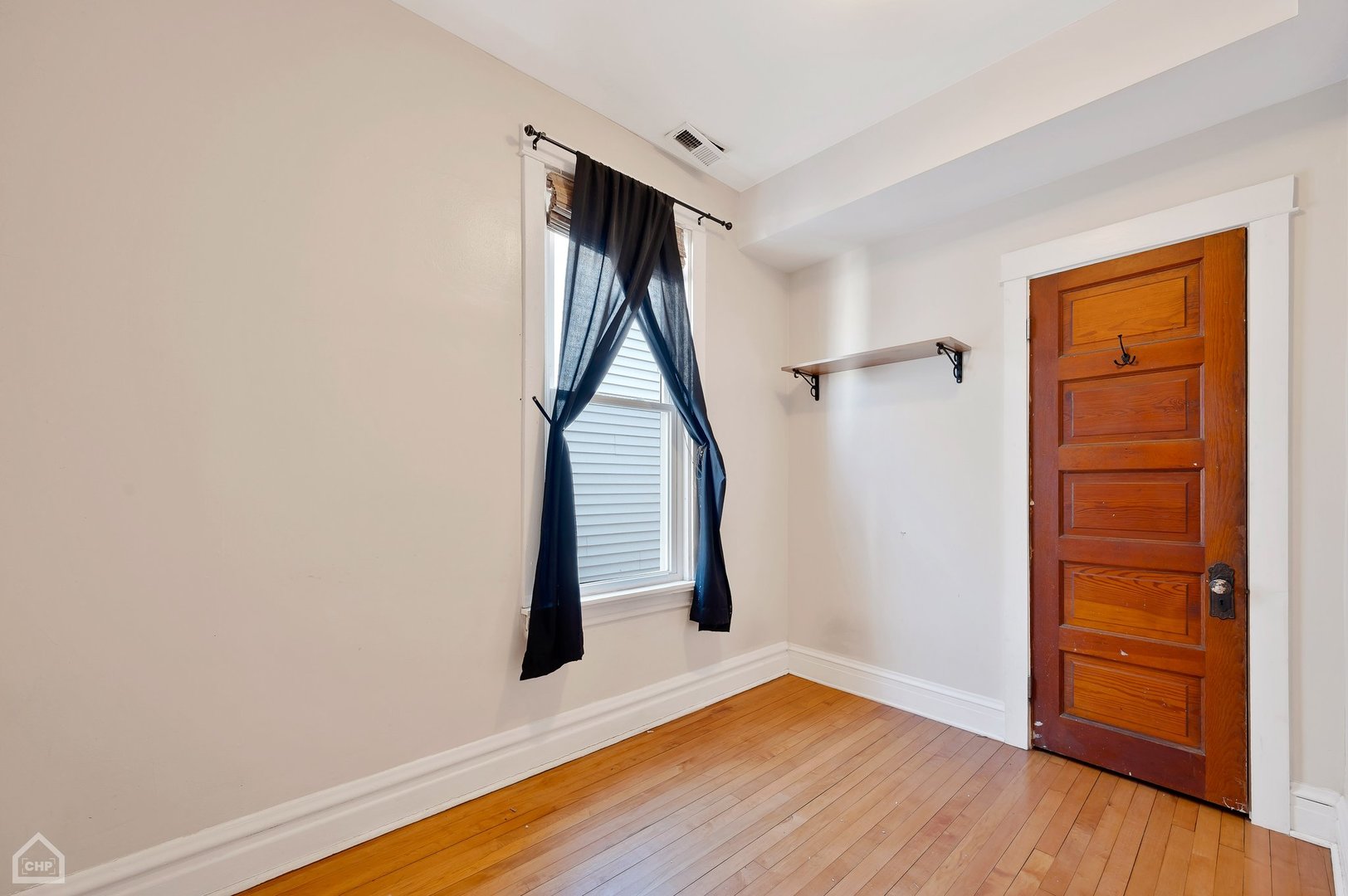 2824 N Avers Avenue Unit: 2