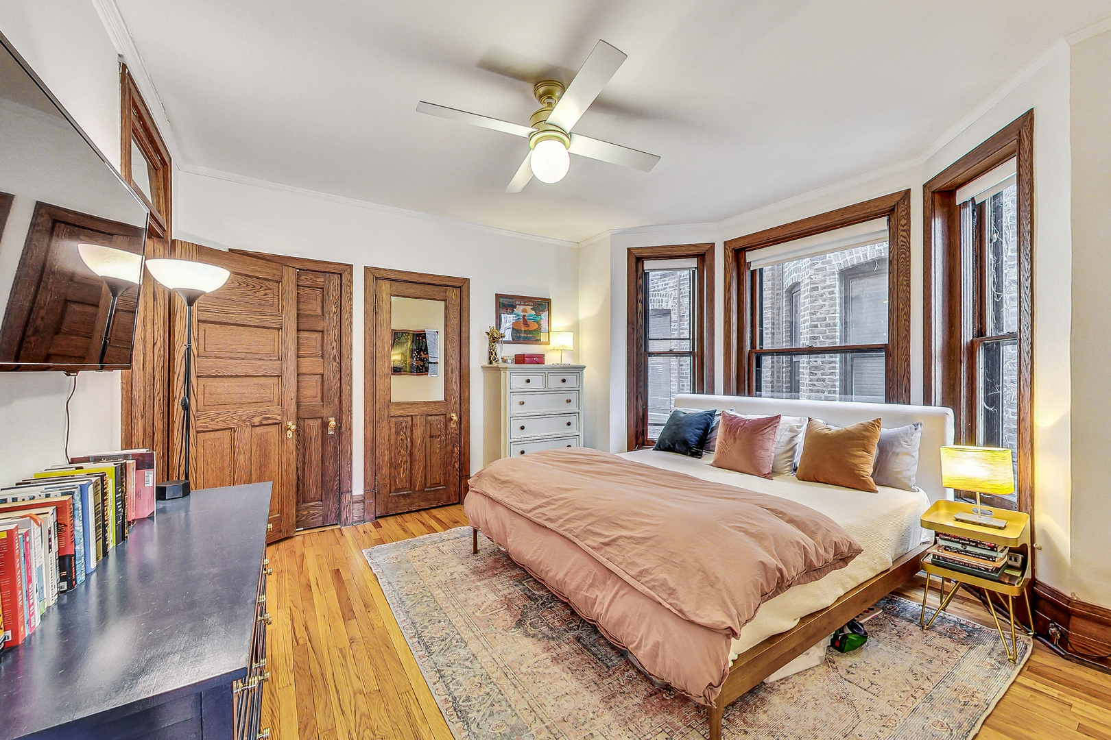 1705 N North Park Avenue Unit: 2