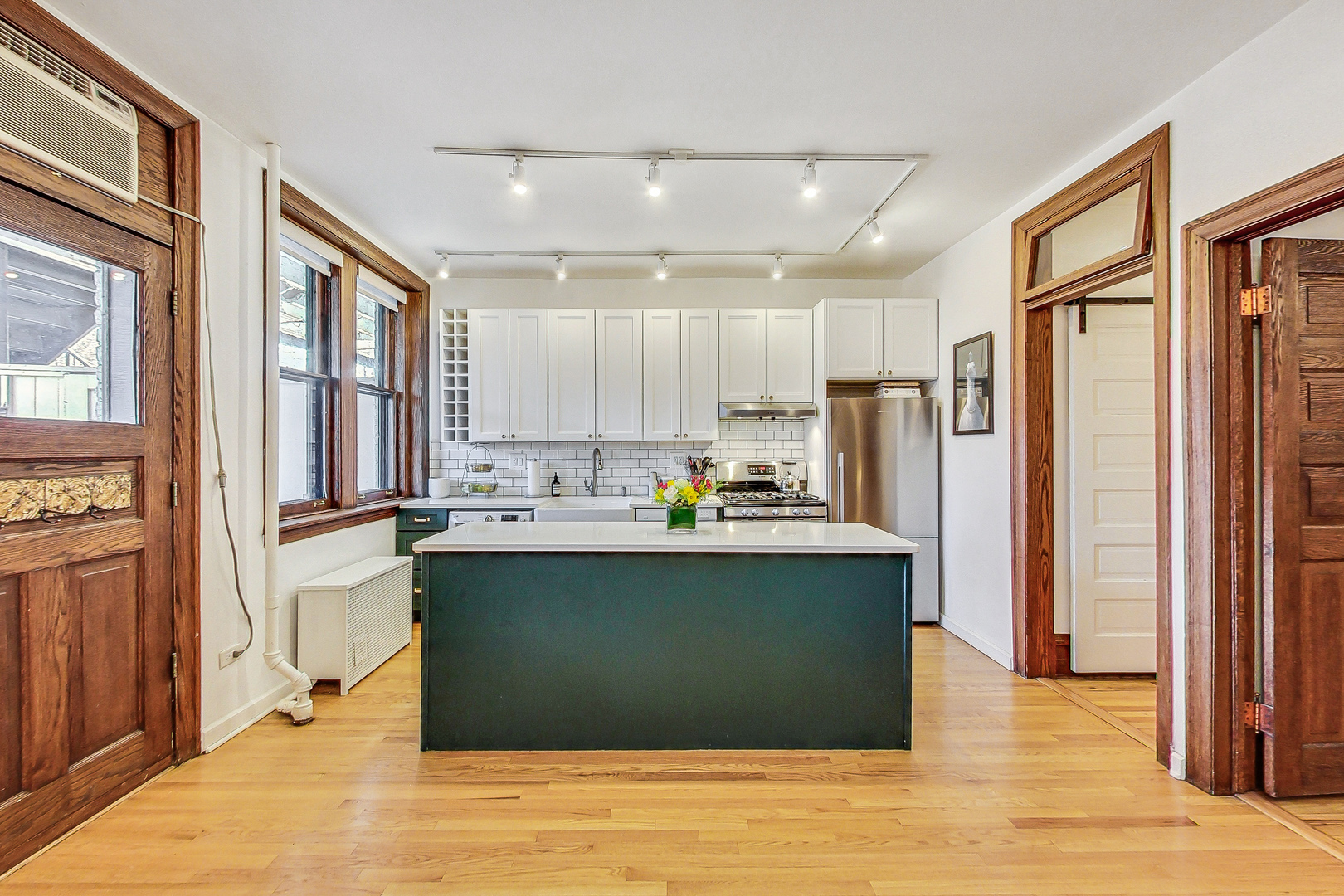 1705 N North Park Avenue Unit: 2