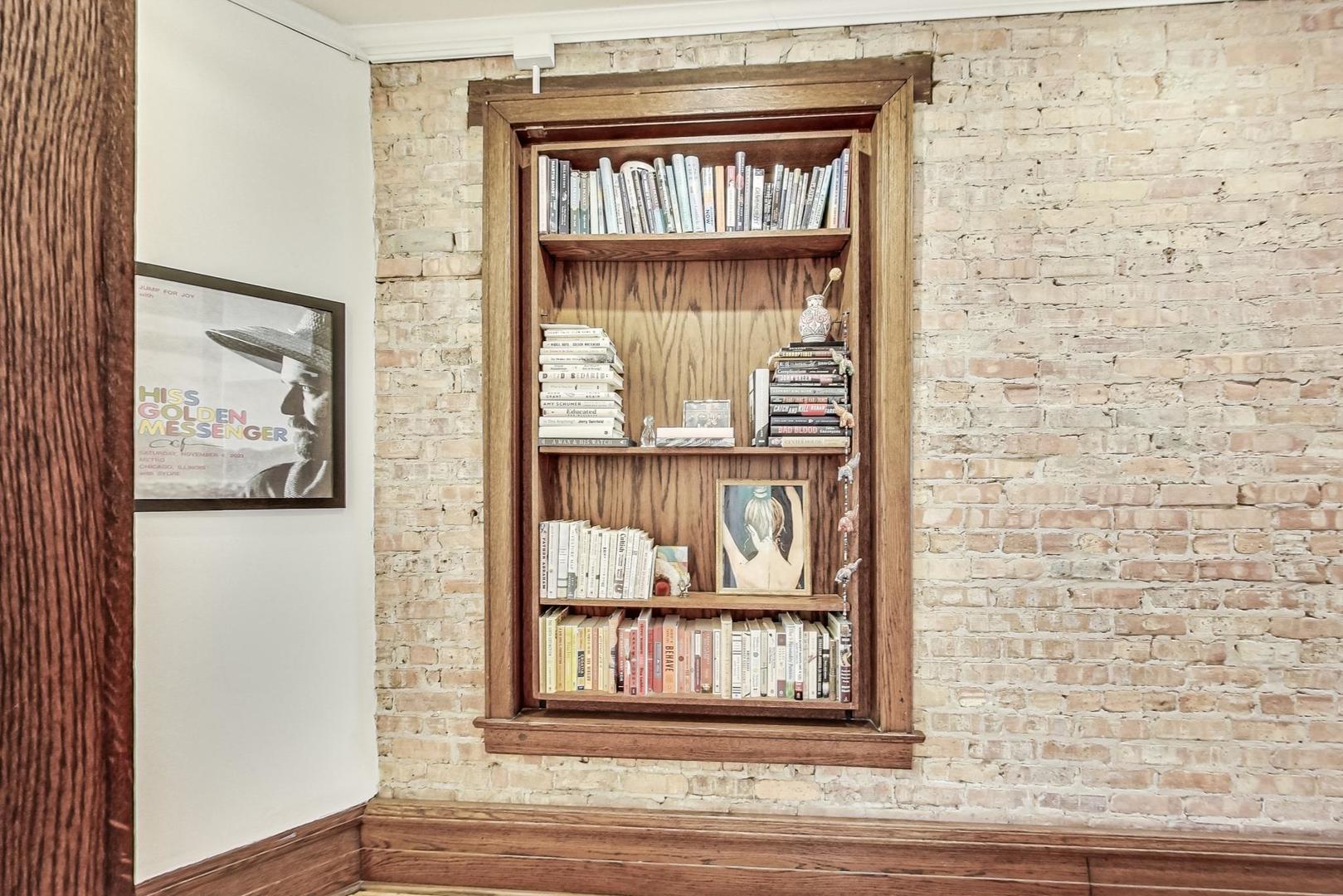 1705 N North Park Avenue Unit: 2