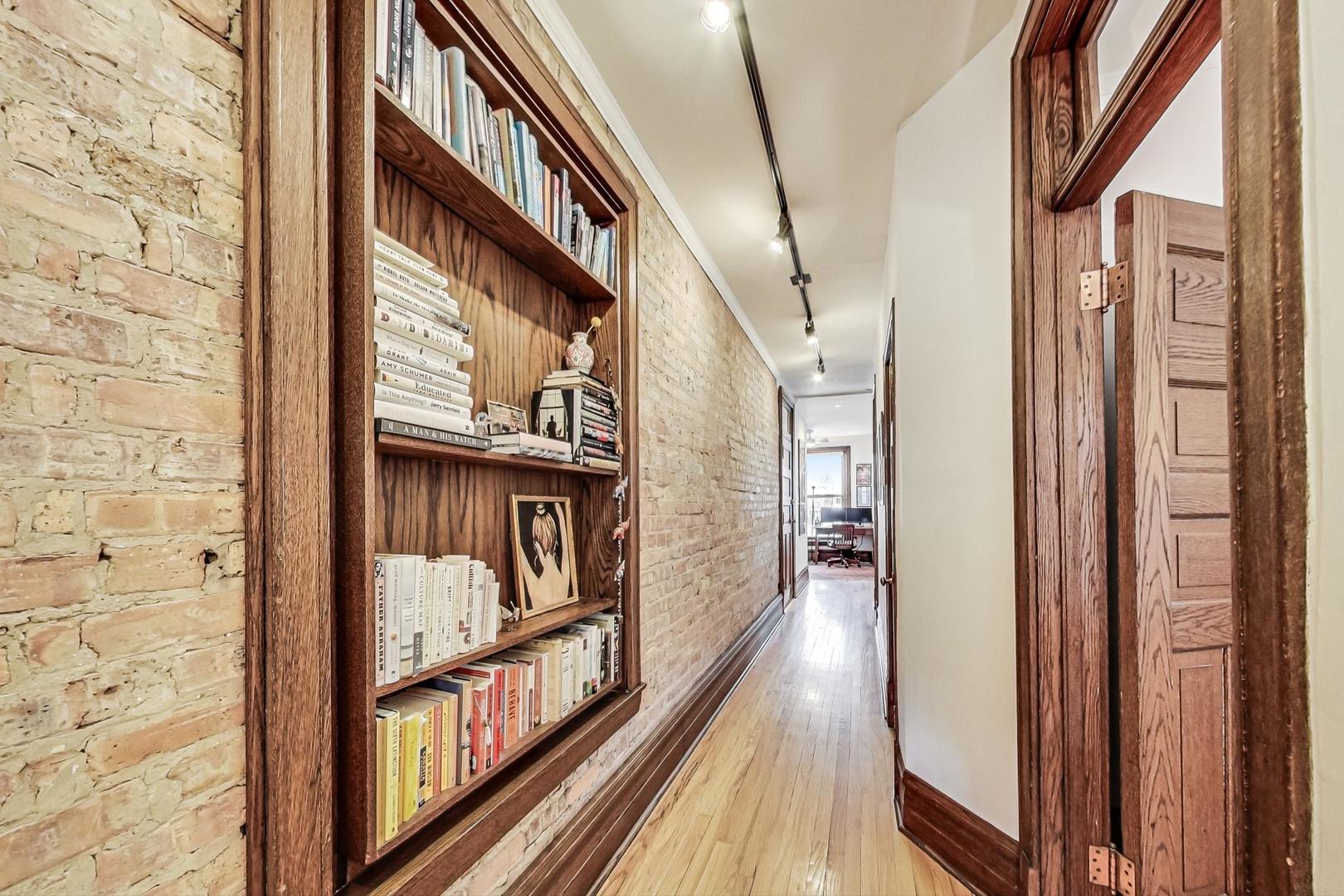 1705 N North Park Avenue Unit: 2