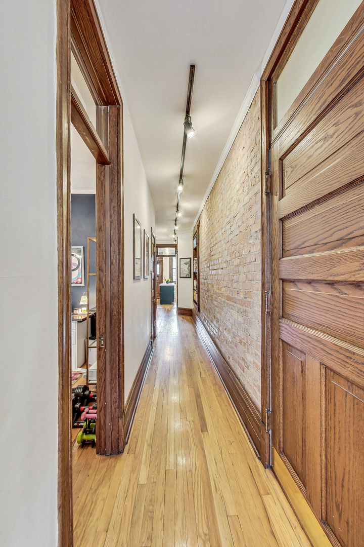 1705 N North Park Avenue Unit: 2