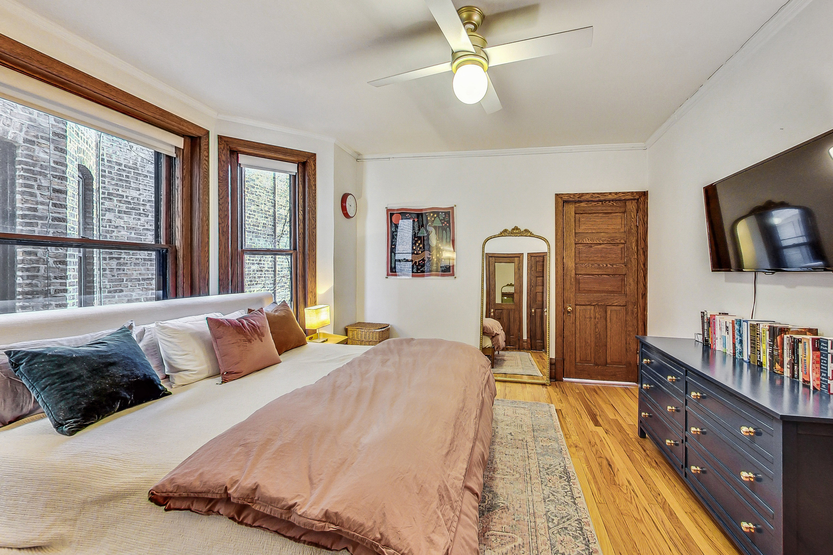 1705 N North Park Avenue Unit: 2