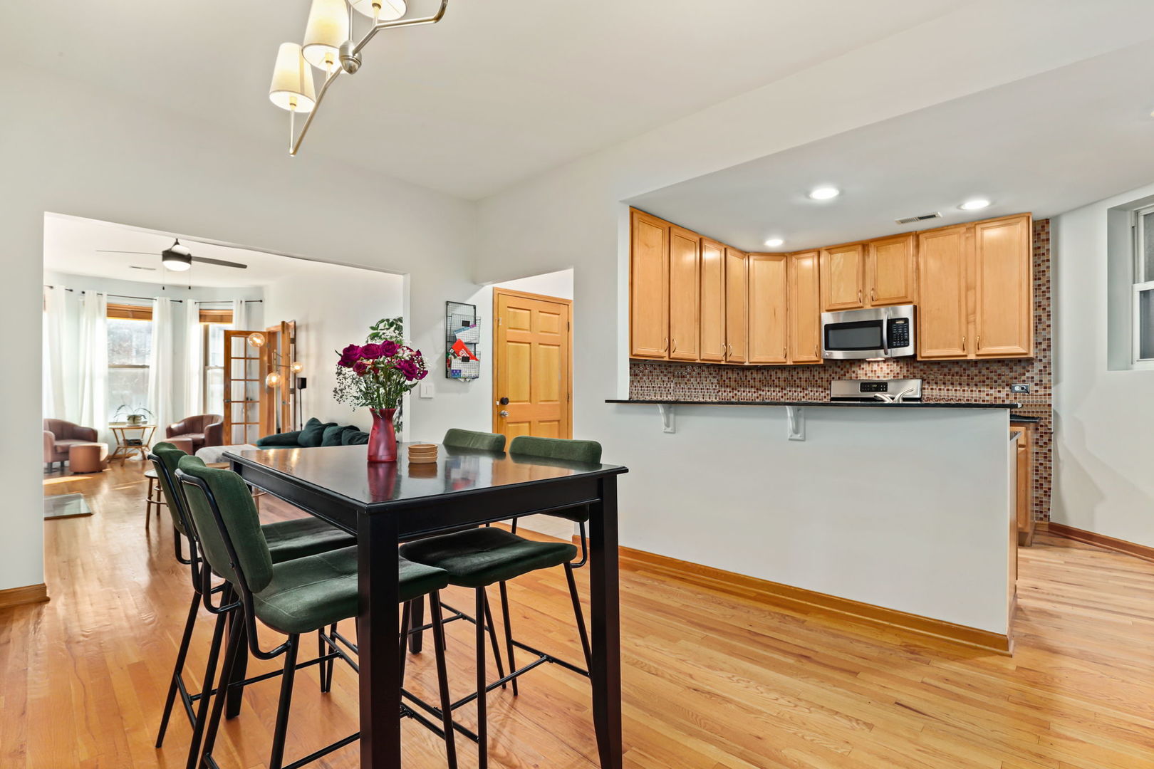 2330 W Huron Street Unit: 2E