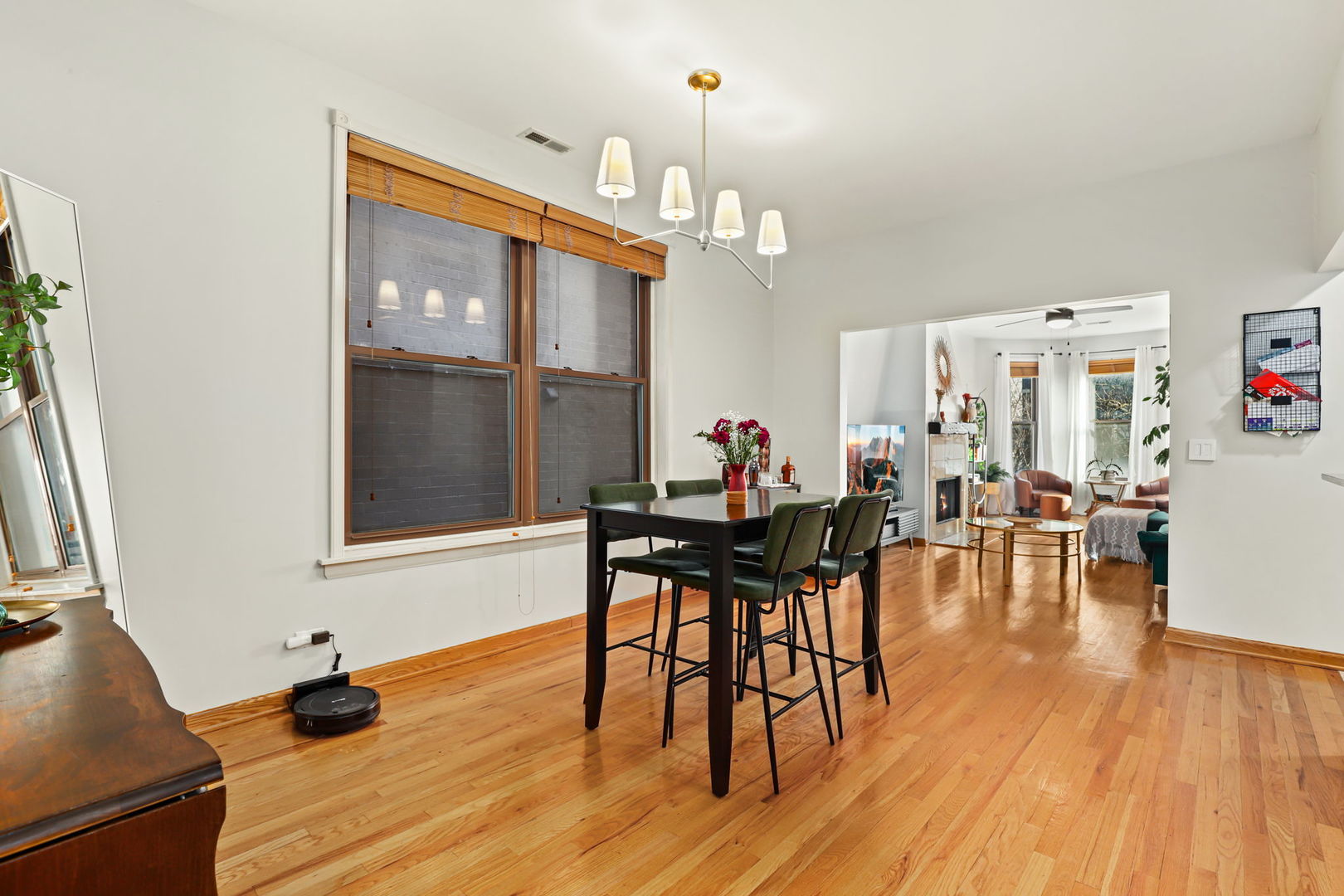 2330 W Huron Street Unit: 2E