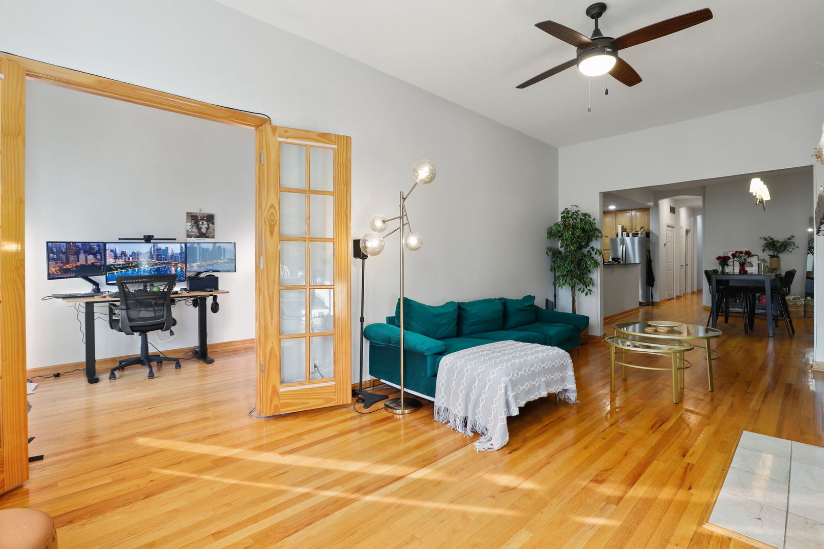 2330 W Huron Street Unit: 2E