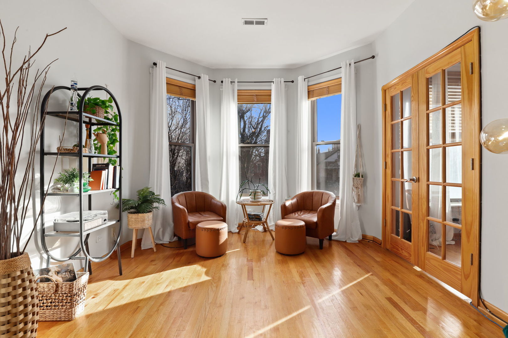 2330 W Huron Street Unit: 2E