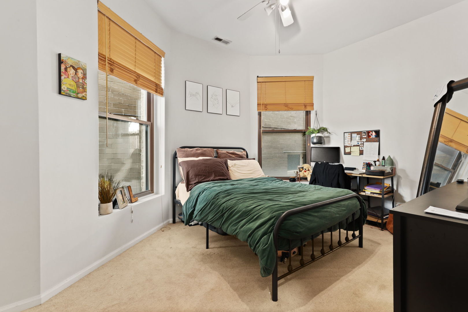 2330 W Huron Street Unit: 2E