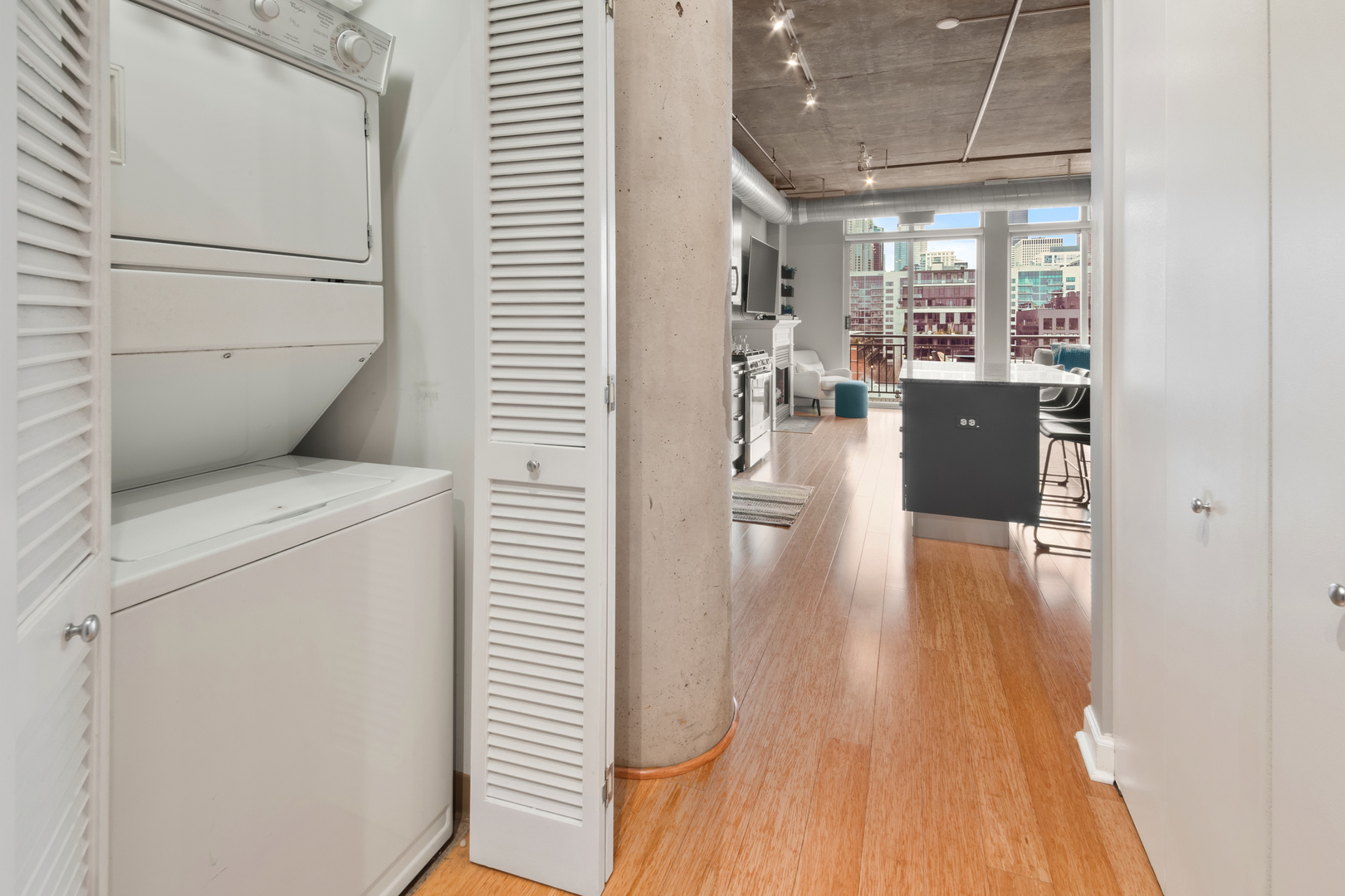 111 S Morgan Street Unit: 724