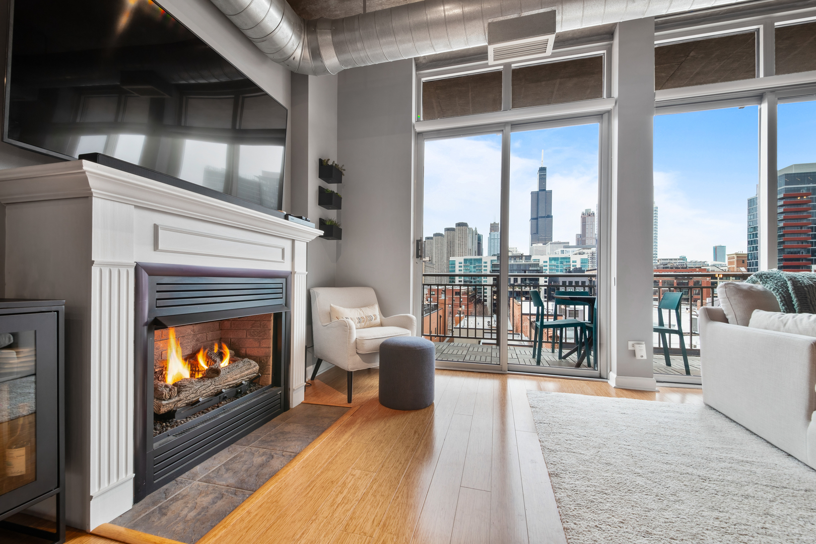 111 S Morgan Street Unit: 724