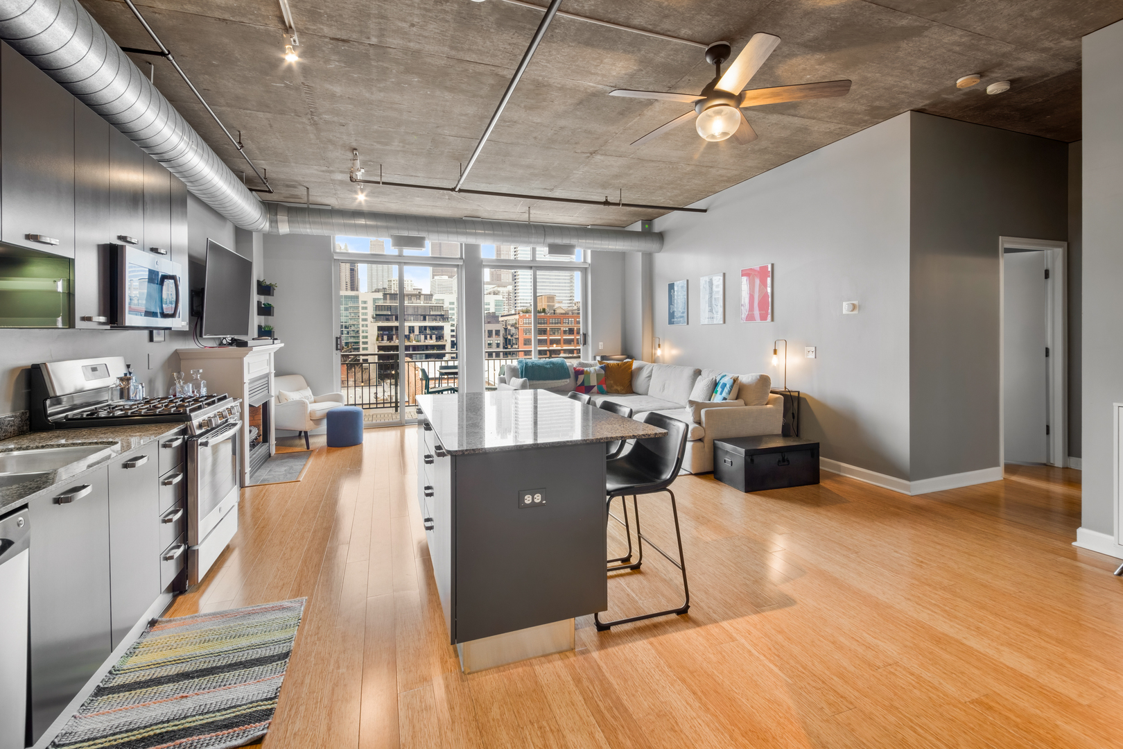 111 S Morgan Street Unit: 724