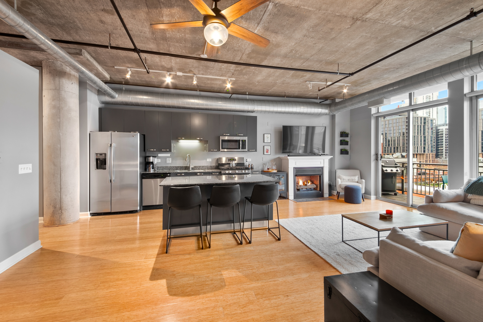111 S Morgan Street Unit: 724