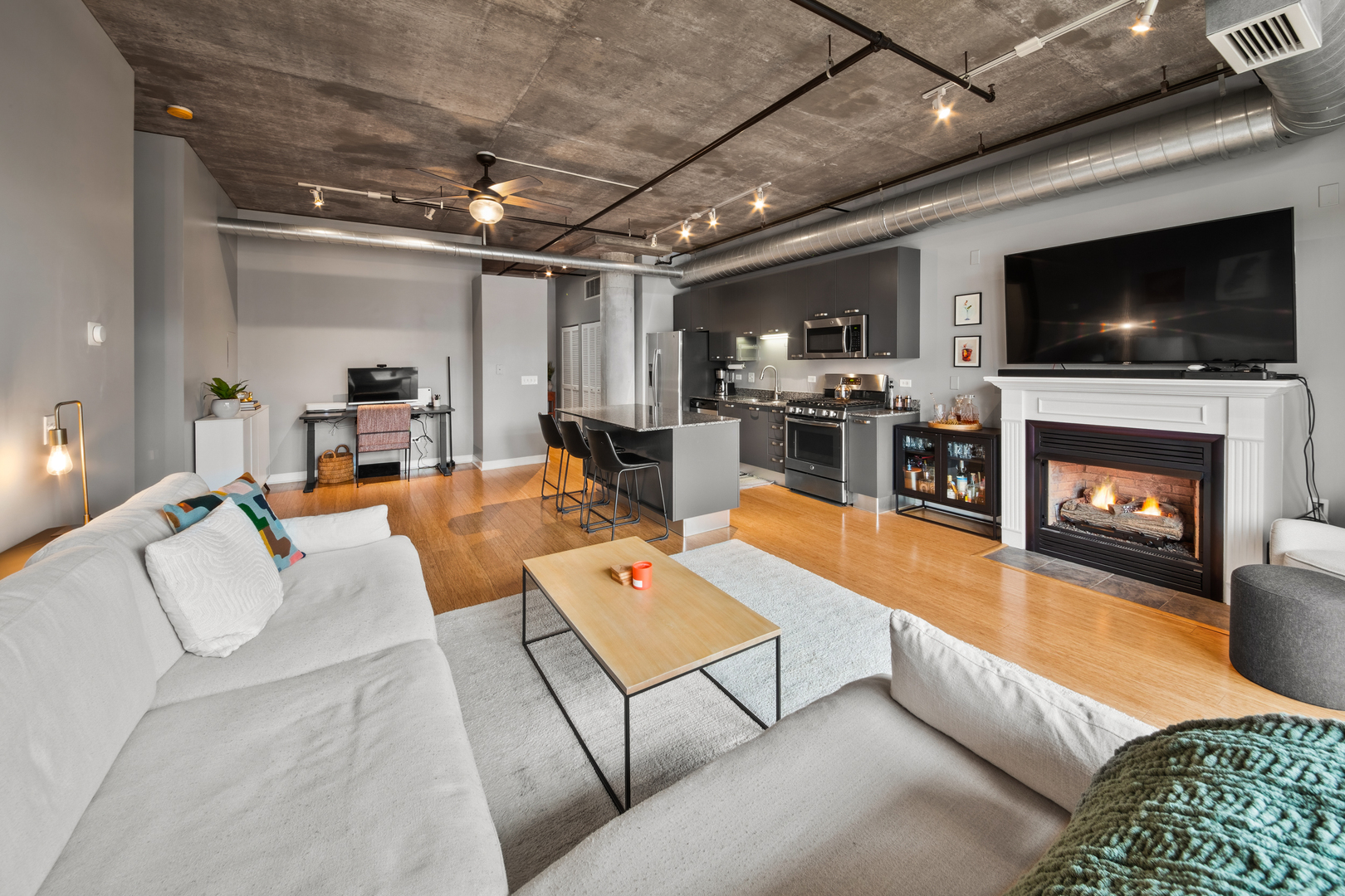 111 S Morgan Street Unit: 724