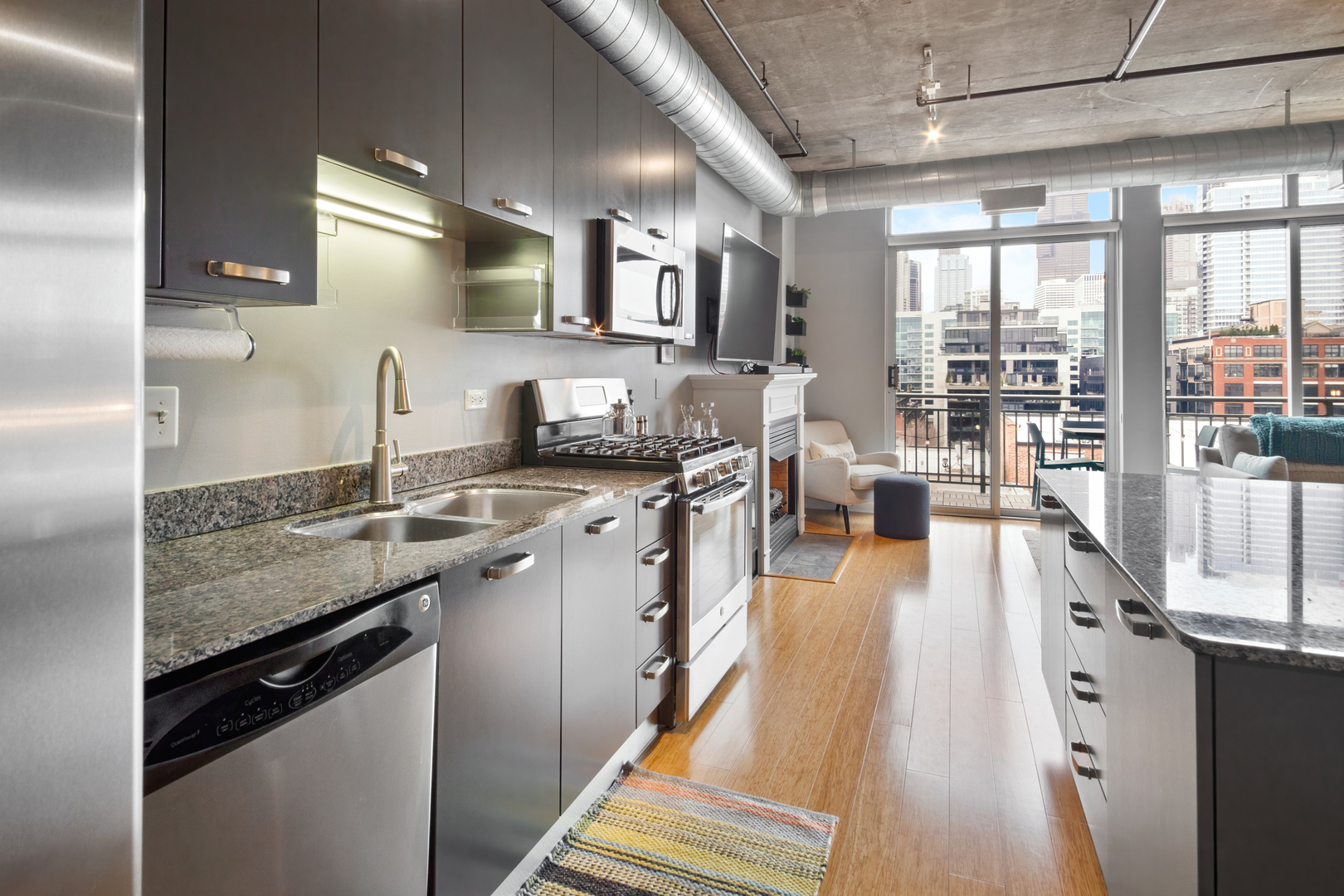 111 S Morgan Street Unit: 724