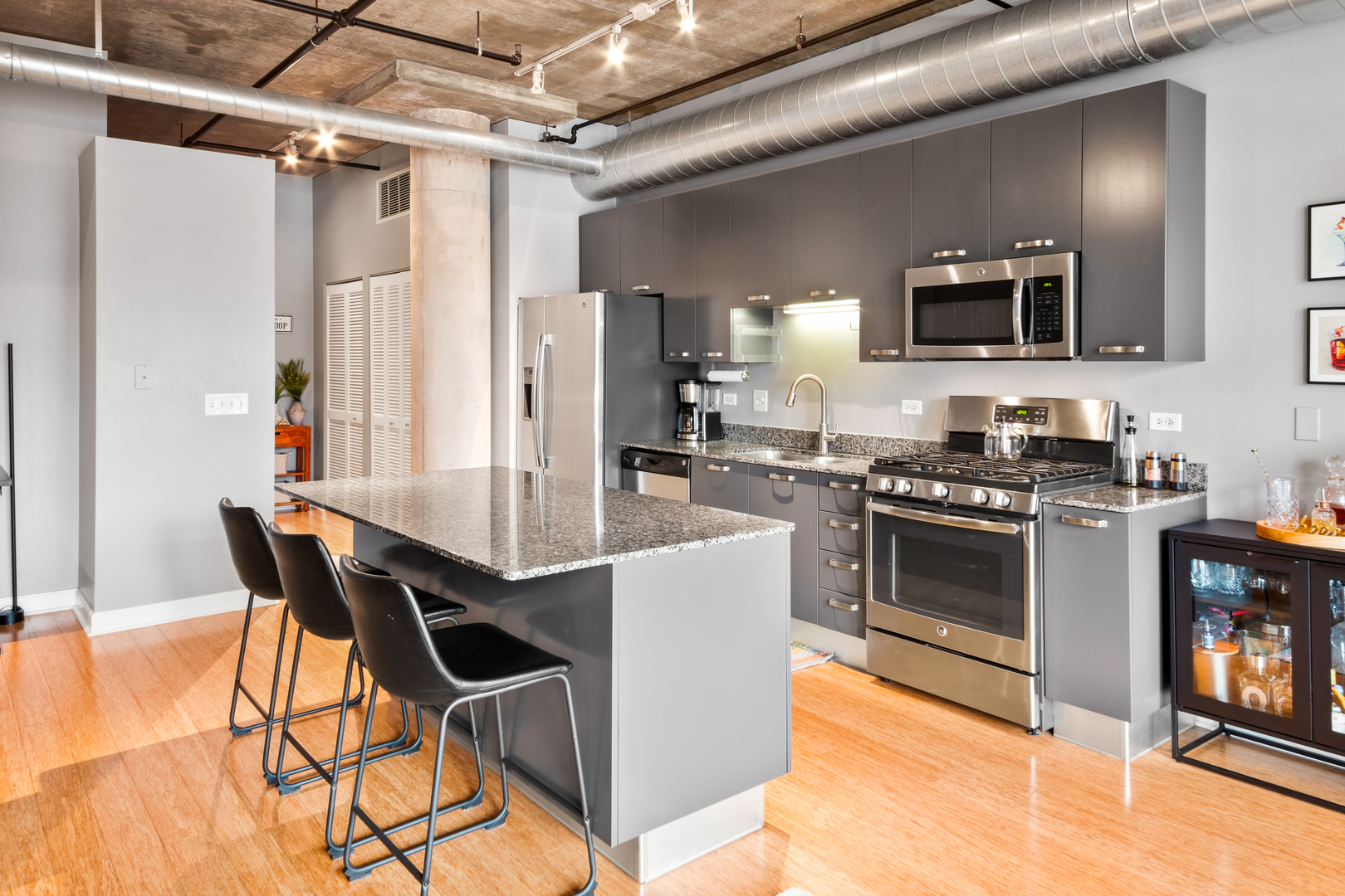 111 S Morgan Street Unit: 724