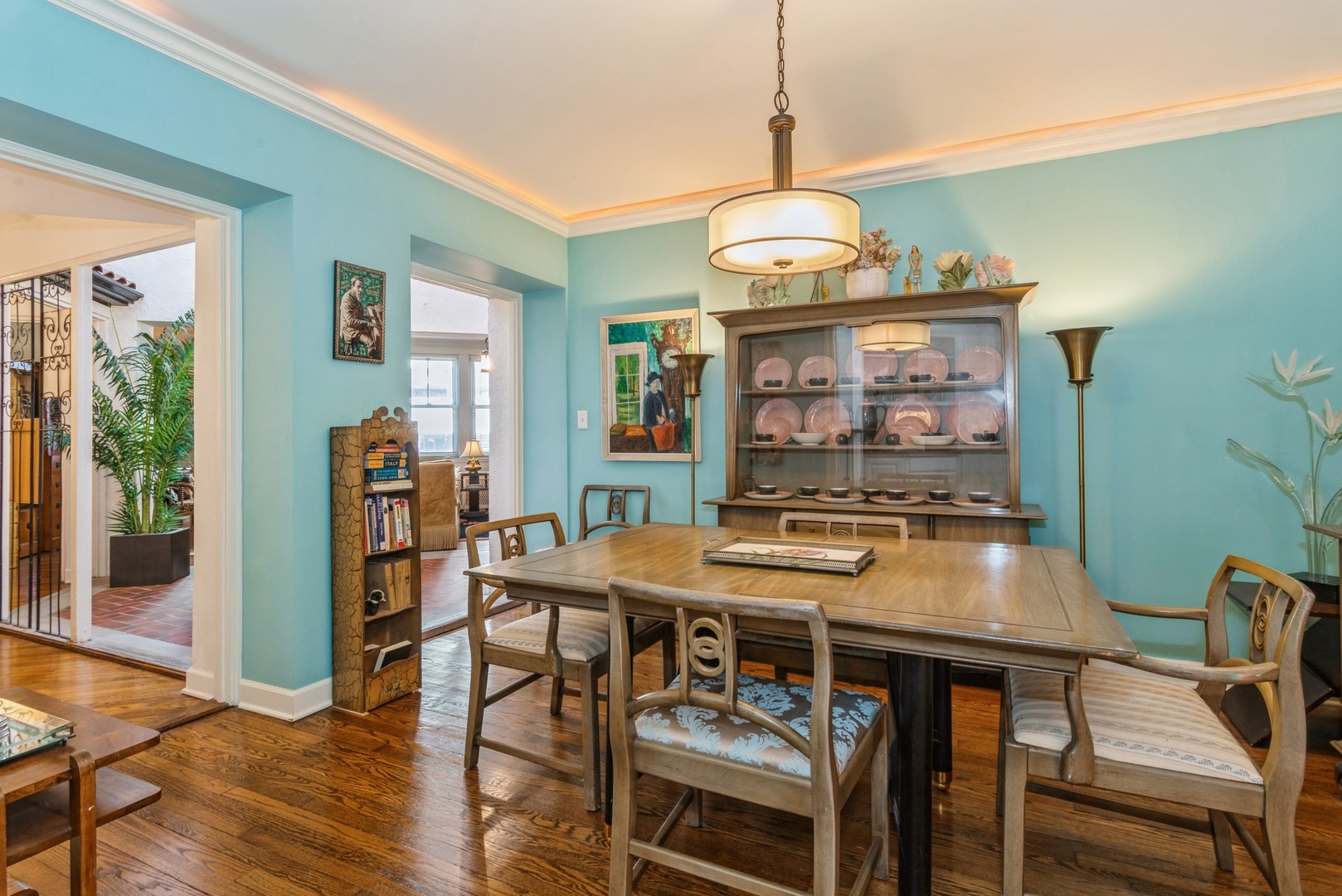 5555 N SHERIDAN Road Unit: 139