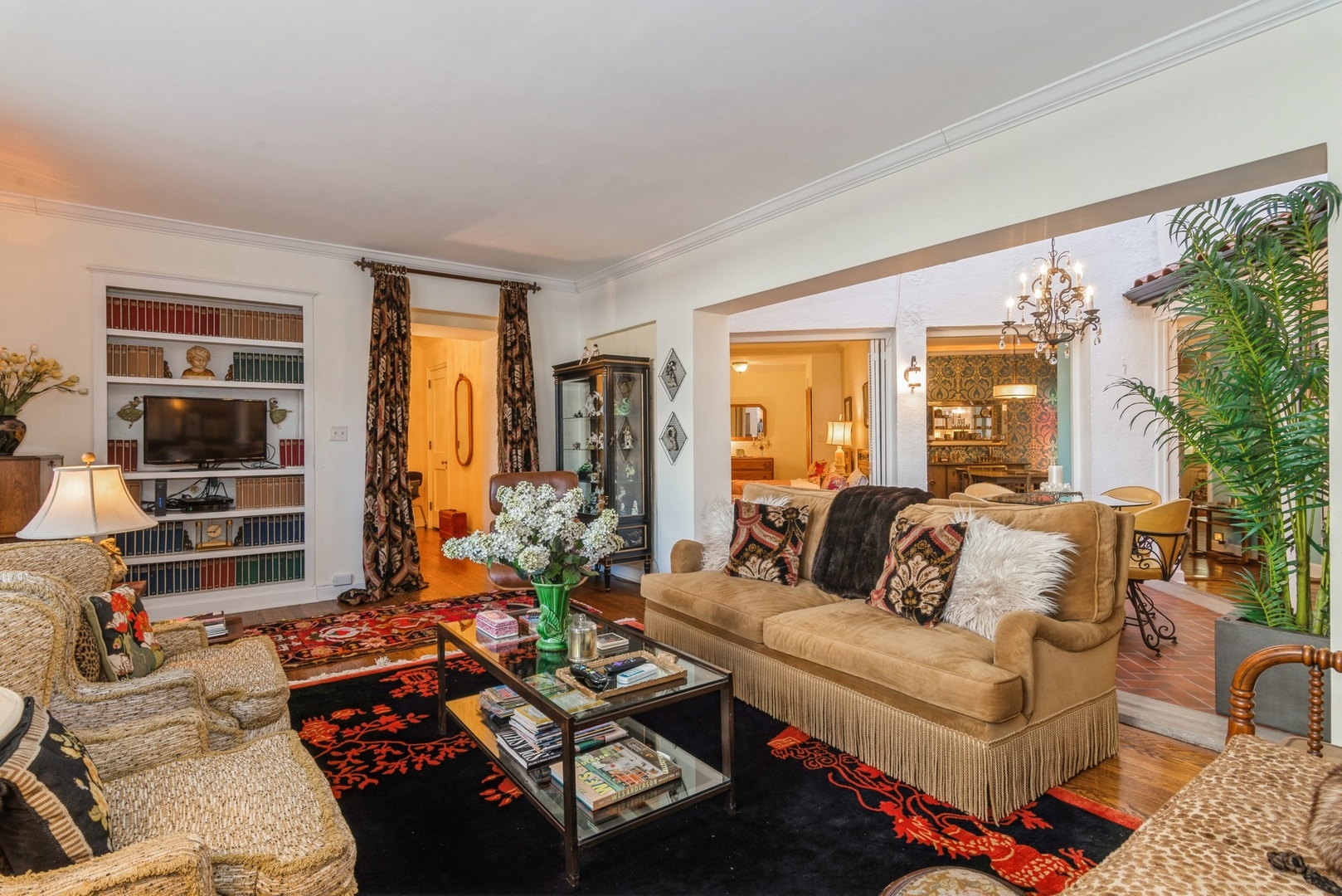 5555 N SHERIDAN Road Unit: 139