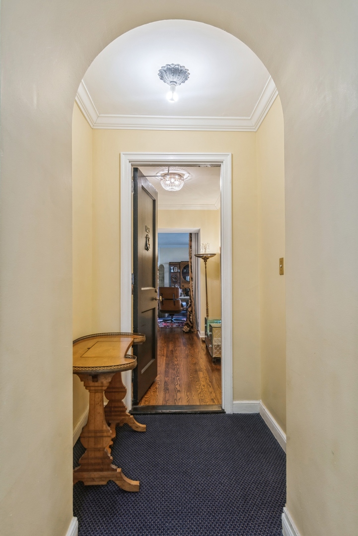 5555 N SHERIDAN Road Unit: 139