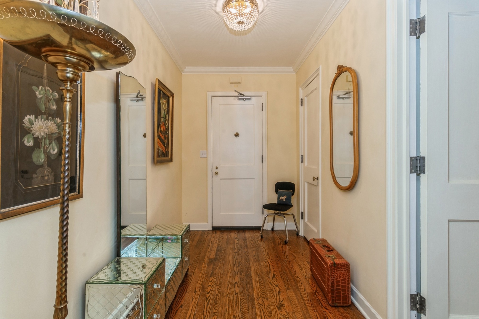 5555 N SHERIDAN Road Unit: 139