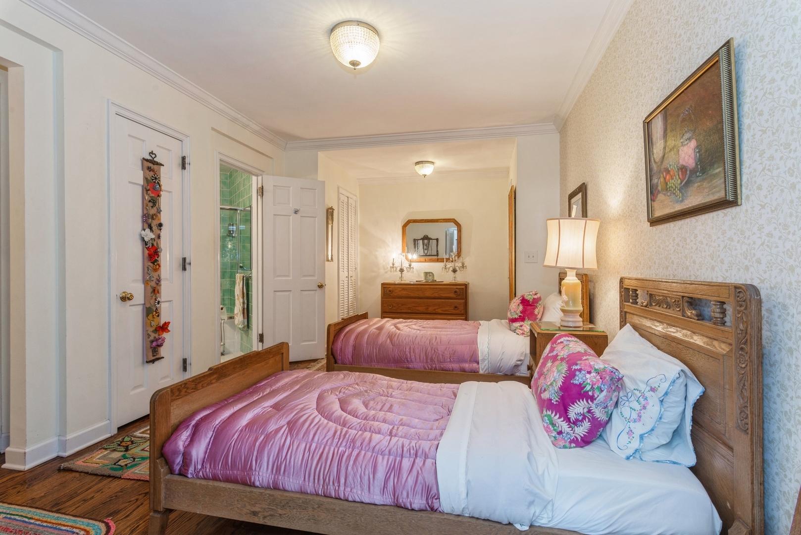 5555 N SHERIDAN Road Unit: 139