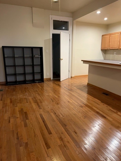 1124 N Winchester Avenue Unit: 1