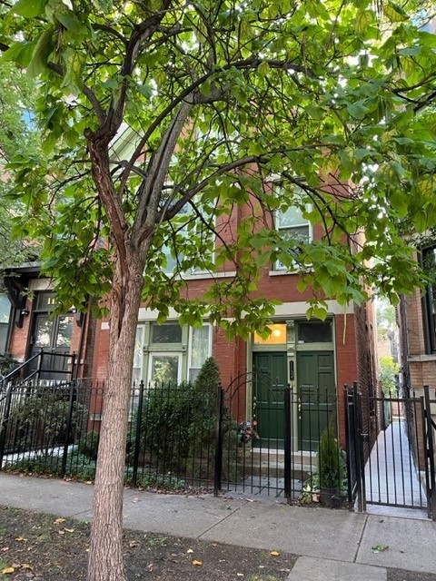 1124 N Winchester Avenue Unit: 1