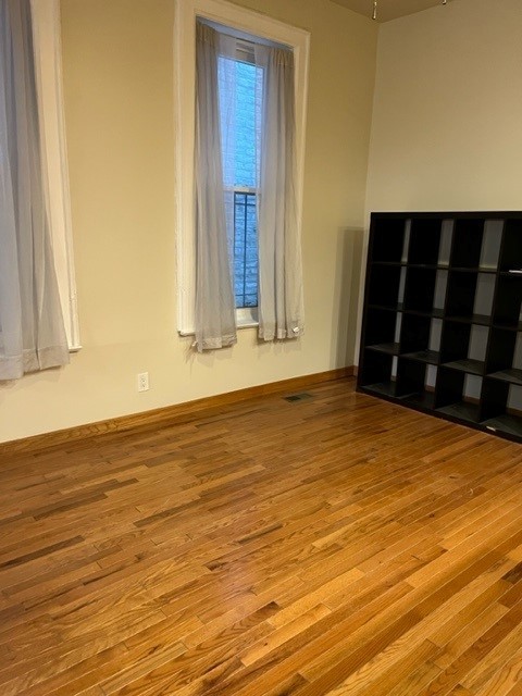 1124 N Winchester Avenue Unit: 1